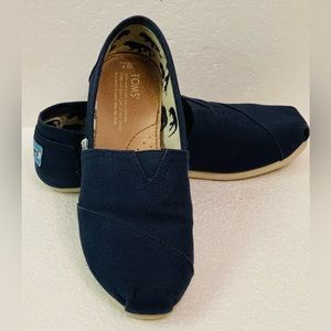 Toms Classic Navy Canvas Flats Slip On Size 7 W